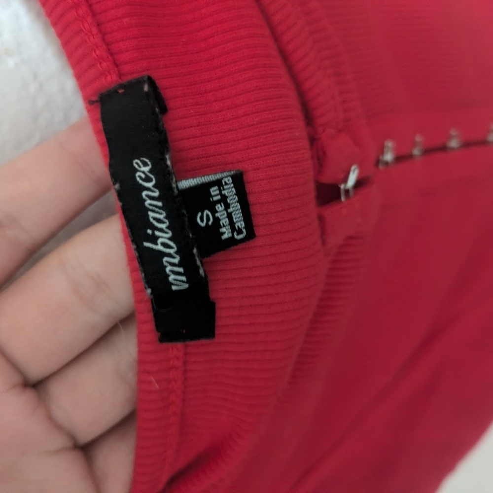 Ambiance Red Ribbed Top with Front Hardware